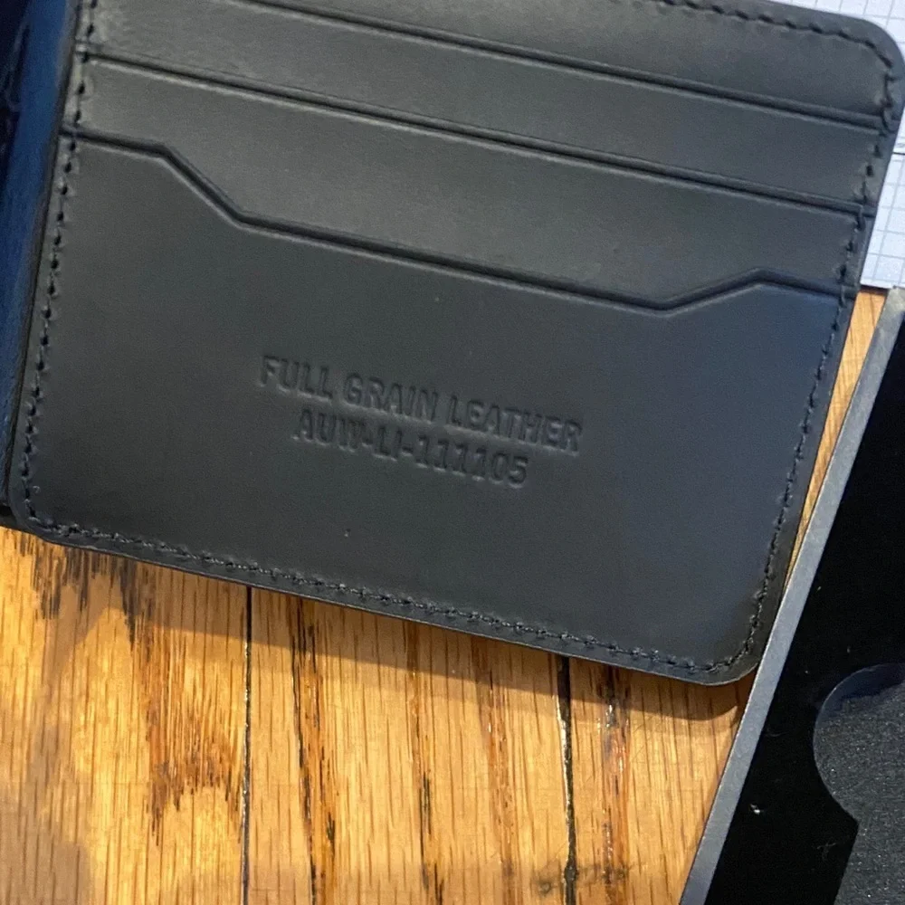 Ridge Billfold Wallet in Black Leather